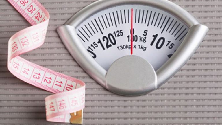 رحلة إنقاص الوزن: بين التصالح مع الذات ومحاربتها