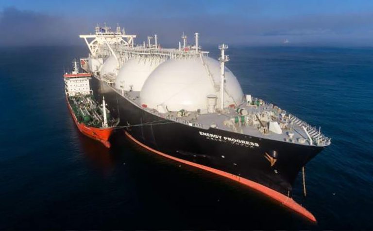 البنزين متوفّر!