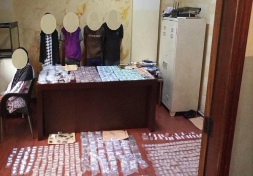 توقيف مروجي مخدرات بينهم فتاتين في الضاحية