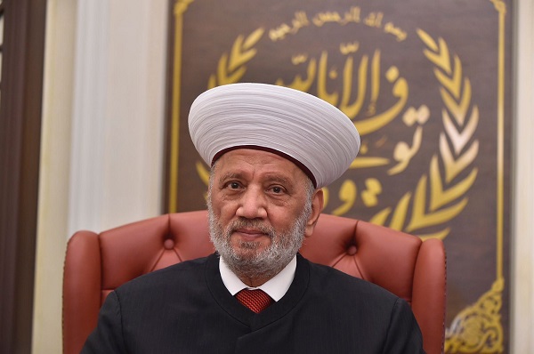 سجال بين “القوات” و”المستقبل” على “تويتر”.. والسبب مفتي الجمهورية