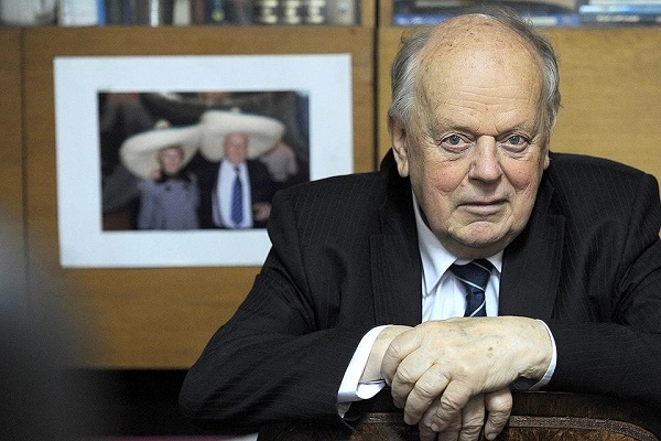 وفاة أول رئيس لجمهورية بيلاروسيا المستقلة