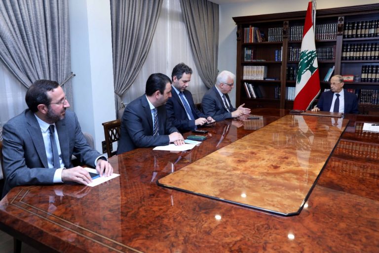 عون التقى وزيري التربية والاتصالات