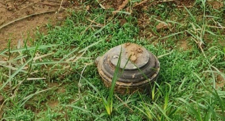 انفجار لغم ارضي بأحد الاشخاص في هذه البلدة… والجيش يباشر تحقيقاته