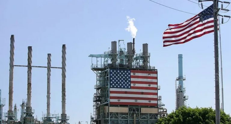 انخفاض مفاجئ في مخزون النفط الأميركي