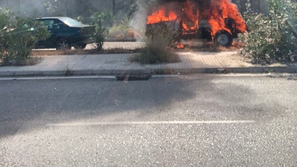 اشتعال مركبة في الأوزاعي