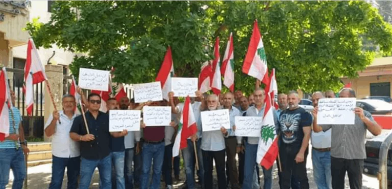 وقفة تضامنية أمام سرايا حلبا بعد توقيف معاون في “قوى الأمن”