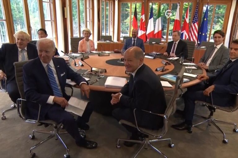 “مجموعة السبع”: حظر استيراد الذهب الروسي