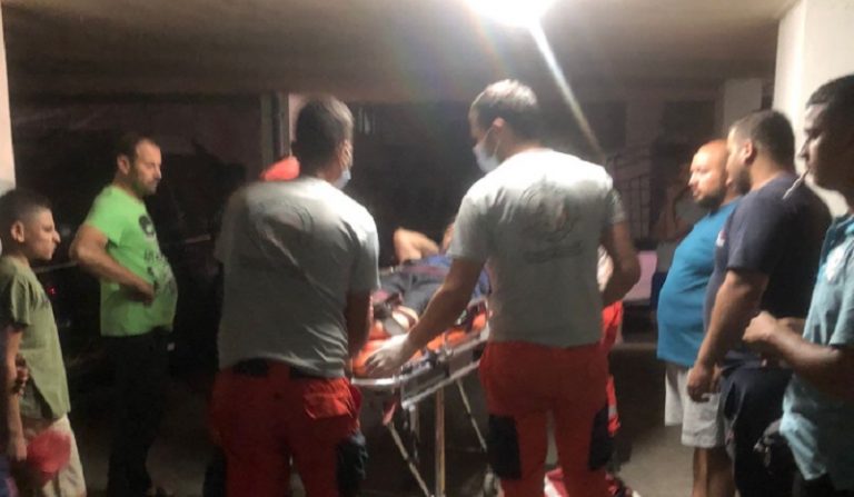 جرح والد وابنه بالسكين في إشكال أمني في عبرا