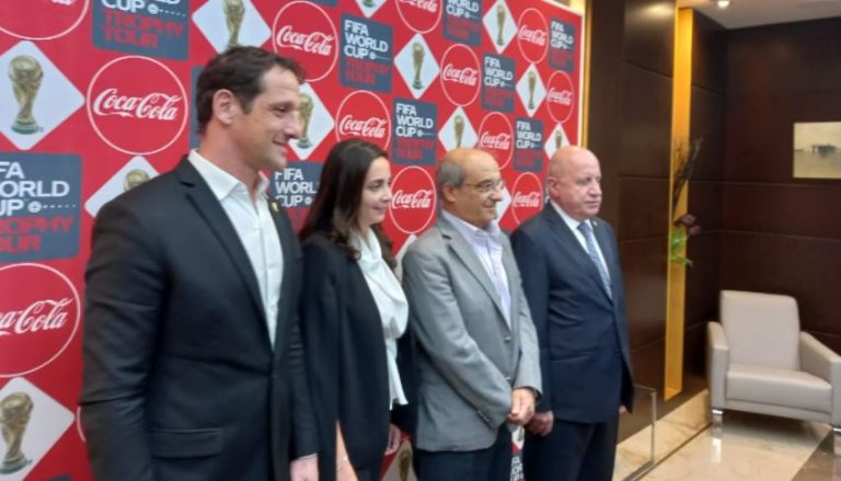 وصول الفريق التسويقي الخاص بكأس العالم الى مطار بيروت