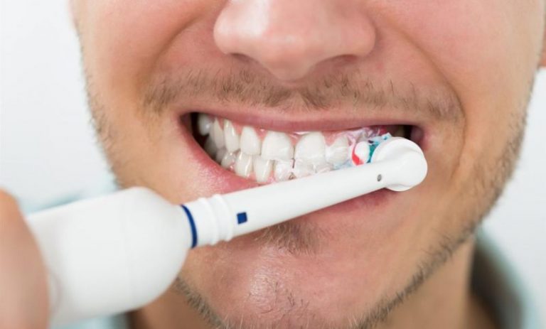 العناية بصحة الأسنان تُطيل العمر!