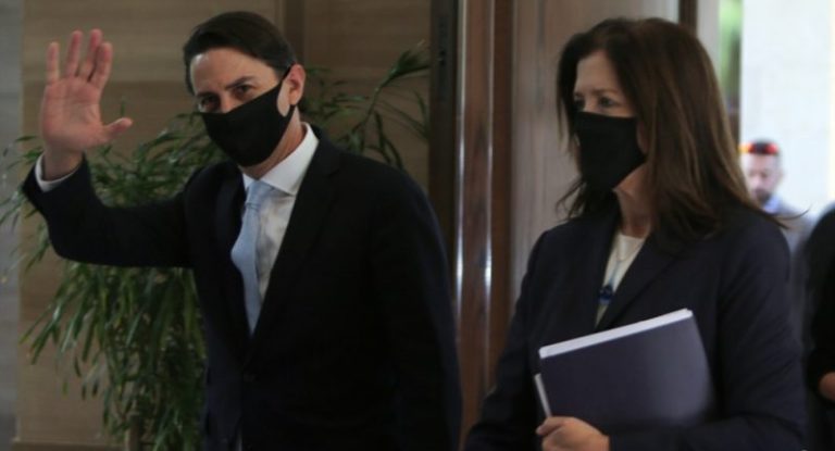 فرصة أخيرة لإنجاح الوساطة الأميركية ونزع فتيل أي مواجهة