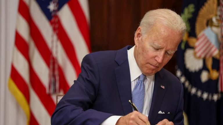 بايدن دعا سوريا إلى المساعدة في الإفراج عن أوستن تايس