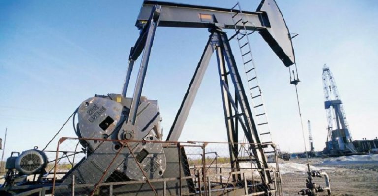 وزارة النفط العراقية تتوقع إنتاج البلاد لـ8 ملايين برميل يوميا