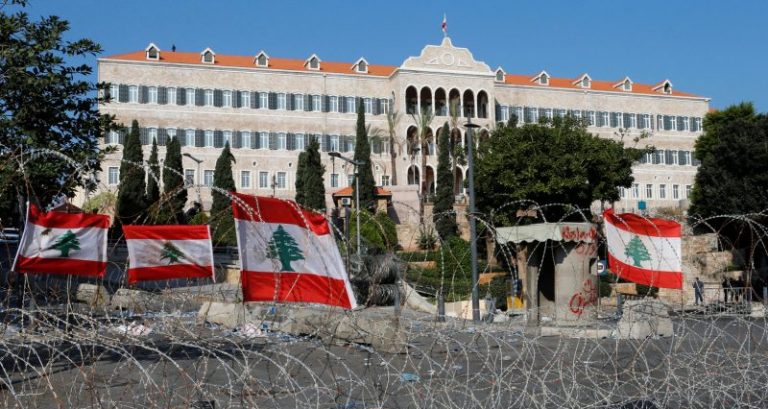 “سحب قرعة” على إسم الرئيس المكلّف.. هل تغدر “القوات” بميقاتي؟