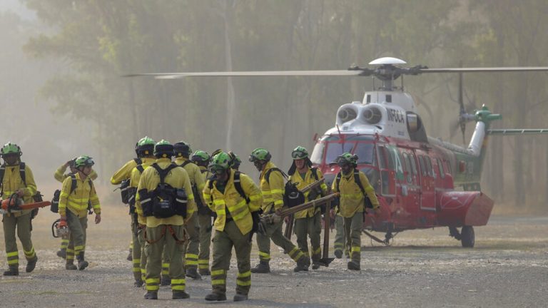 إجلاء ألفي شخص من خطر حريق غابات بجنوب إسبانيا