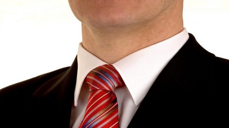 ربطة العنق يمكن أن تسبب جلطة دماغية