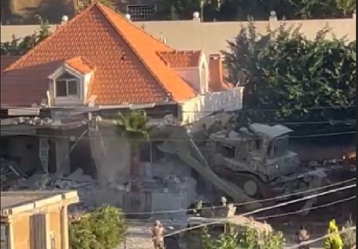 بالفيديو: هدم منزل “أبو سلّة”