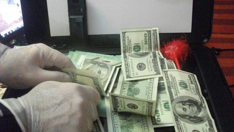 تزوير عملات