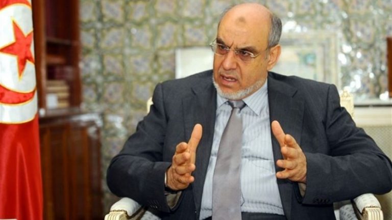 القضاء التونسي يفرج عن رئيس الوزراء الأسبق