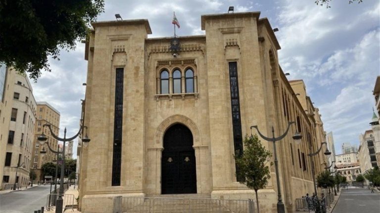 لجنة الدفاع وضعت آلية عملها وتناقش الأربعاء مواضيع جوازات السفر