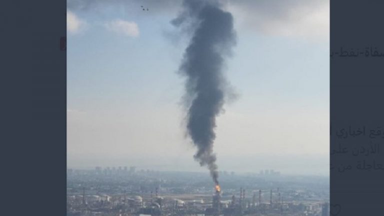 بالفيديو: حريق في مصفاة حيفا