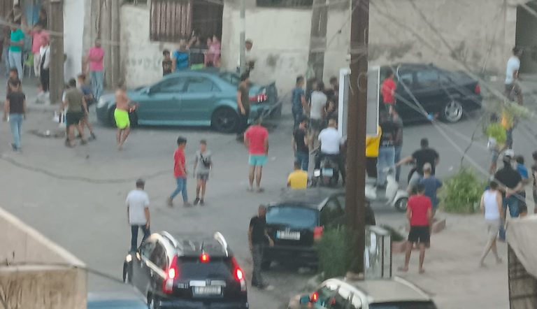 بالفيديو: تضارب وإطلاق نار في الميناء