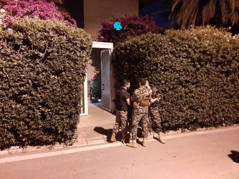 بالفيديو: مداهمة منزل رياض سلامة