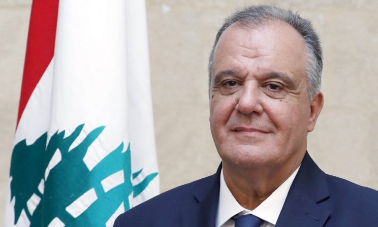 بوشكيان: لضريبة 10% على السلع المستوردة والموجودة محلياً