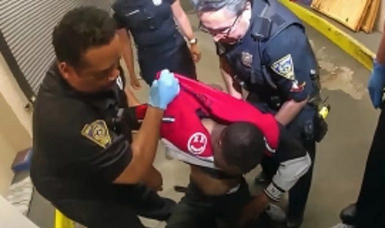 بالفيديو: الشرطة الأميركية تتسبب في شلل شاب أثناء اعتقاله!