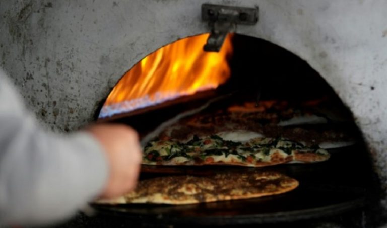 تجمع أفران المناقيش والمرقوق جنوباً يحذر: لا تشتروا هذه البضاعة!