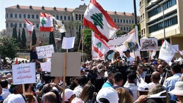 إضراب القطاع العام ومقررات الحكومة سيف ذو حدين.. والحل؟