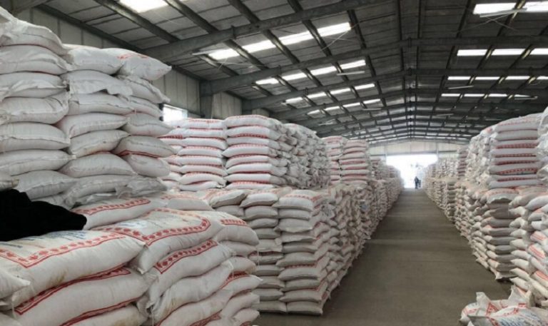 ضبط 27 طن طحين في أحد أفران طرابلس