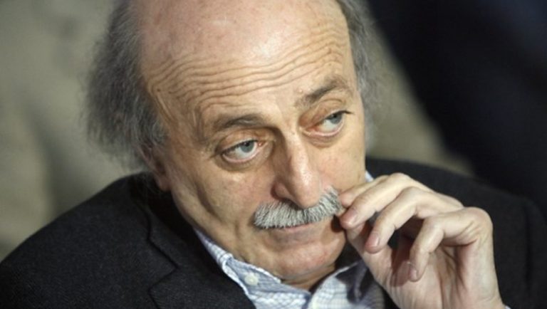 جنبلاط: هل من المسموح أن نشرّع الكابيتال كونترول؟