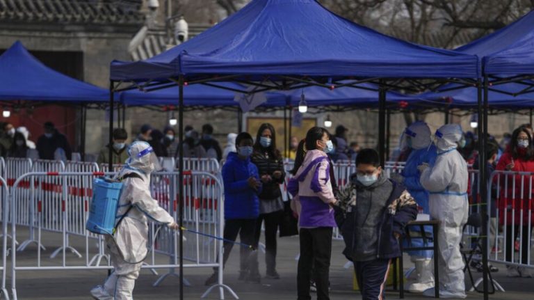 الصين تعيد فرض الإغلاق في ووهان بسبب كورونا