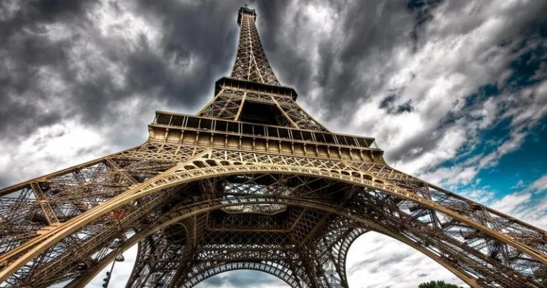 هل يسقط برج “إيفل”؟