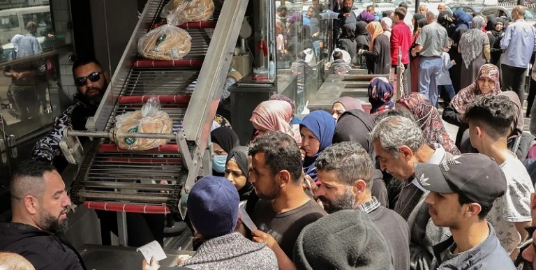 نقيب المخابز: لا أزمة خبز ولا إضراب للأفران