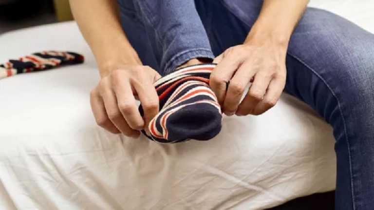 الجوارب قد تكشف أمراض القلب!