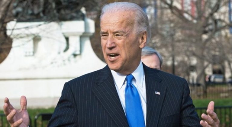 “مصدوم وغاضب”.. هكذا علّق بايدن على إغتيال آبي