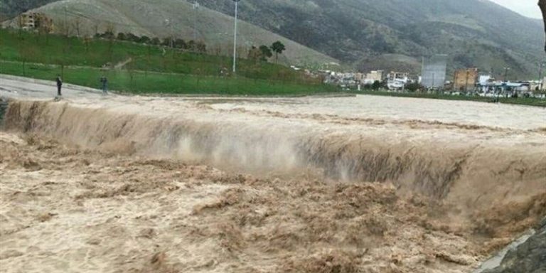 بالفيديو: مصرع 15 شخصاً على الأقل جراء سيول في إيران