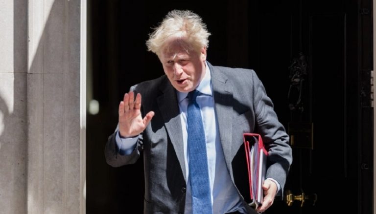 جونسون ينوي توديع السياسة!