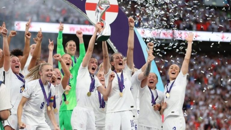 سيدات إنجلترا يحققن يورو 2022 للمرة الأولى في التاريخ