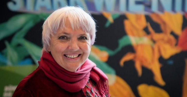 وزيرة الثقافة الألمانية تعترض على حظر الثقافة الروسية في أوروبا