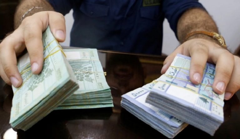 دفع مقسط للرواتب بدءاً من العسكريين اليوم