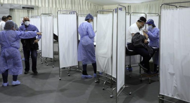 بعد عودة “كورونا”.. “الصحة” تنظم “ماراثون فايزر” من 4 الى 7 تموز