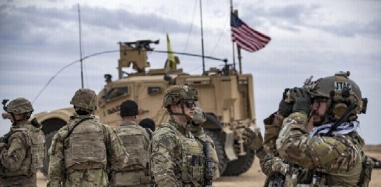 الجيش الأميركي يخرج صهاريج معبأة بالنفط السوري المسروق