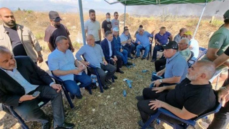 قبيسي وجابر تفقدا عمليات الاطفاء في معمل قبلان للسجاد