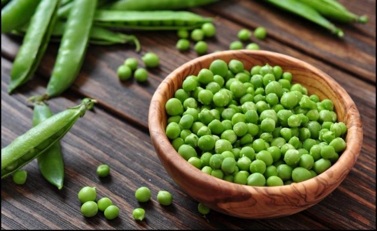 طبيب يحذر فئة من الأشخاص من تناول البازلاء