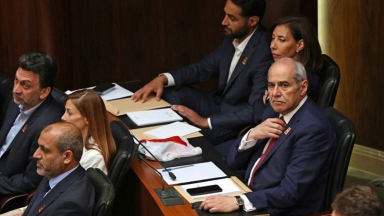 “تكتل قوى التغيير” يدعو المجلس النيابي إلى وقفة تاريخية