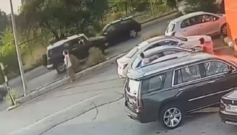 بالفيديو: سرقة في وضح النهار في منطقة النقاش