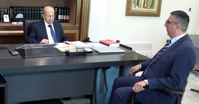 عون عرض مع حجار موضوع النازحين والمساعدات الاجتماعية للبنانيين